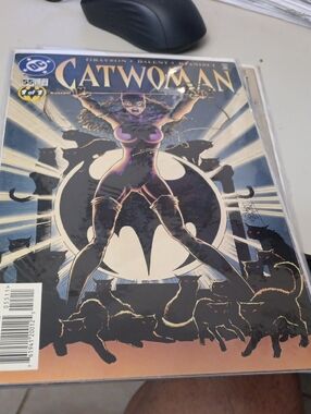 DC Catwoman Comic - Purple, Black & Gold Accent